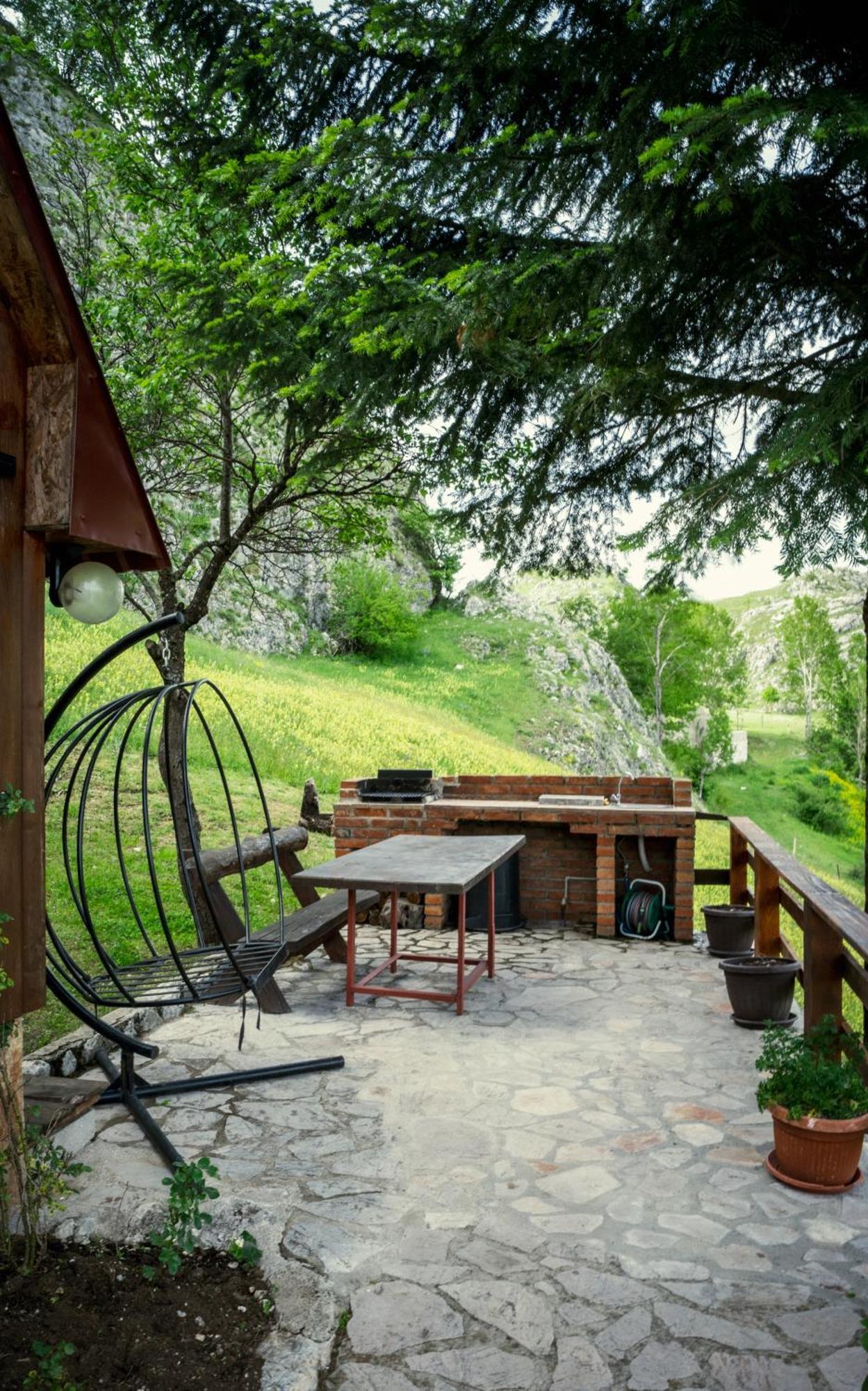 Detached House Milivoje Hotel Poscenje Bagian luar foto