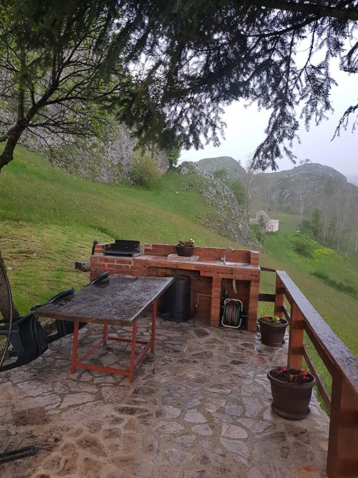 Detached House Milivoje Hotel Poscenje Bagian luar foto