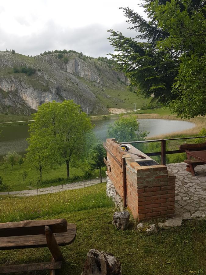 Detached House Milivoje Hotel Poscenje Bagian luar foto